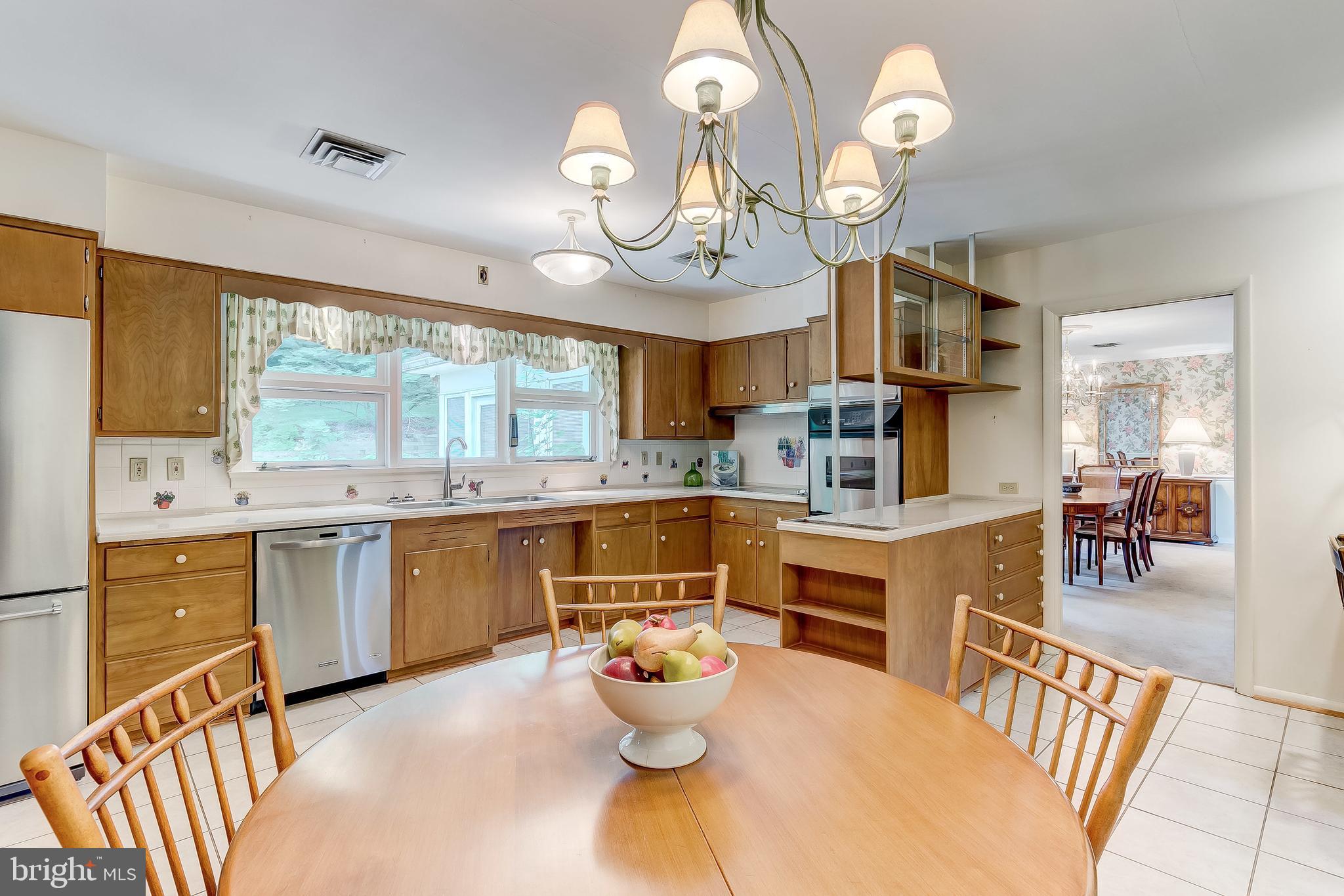 1211 Doves Cove Road Baltimore, MD 21286 - Photo 16 of 43 Potential for your gourmet oasis!