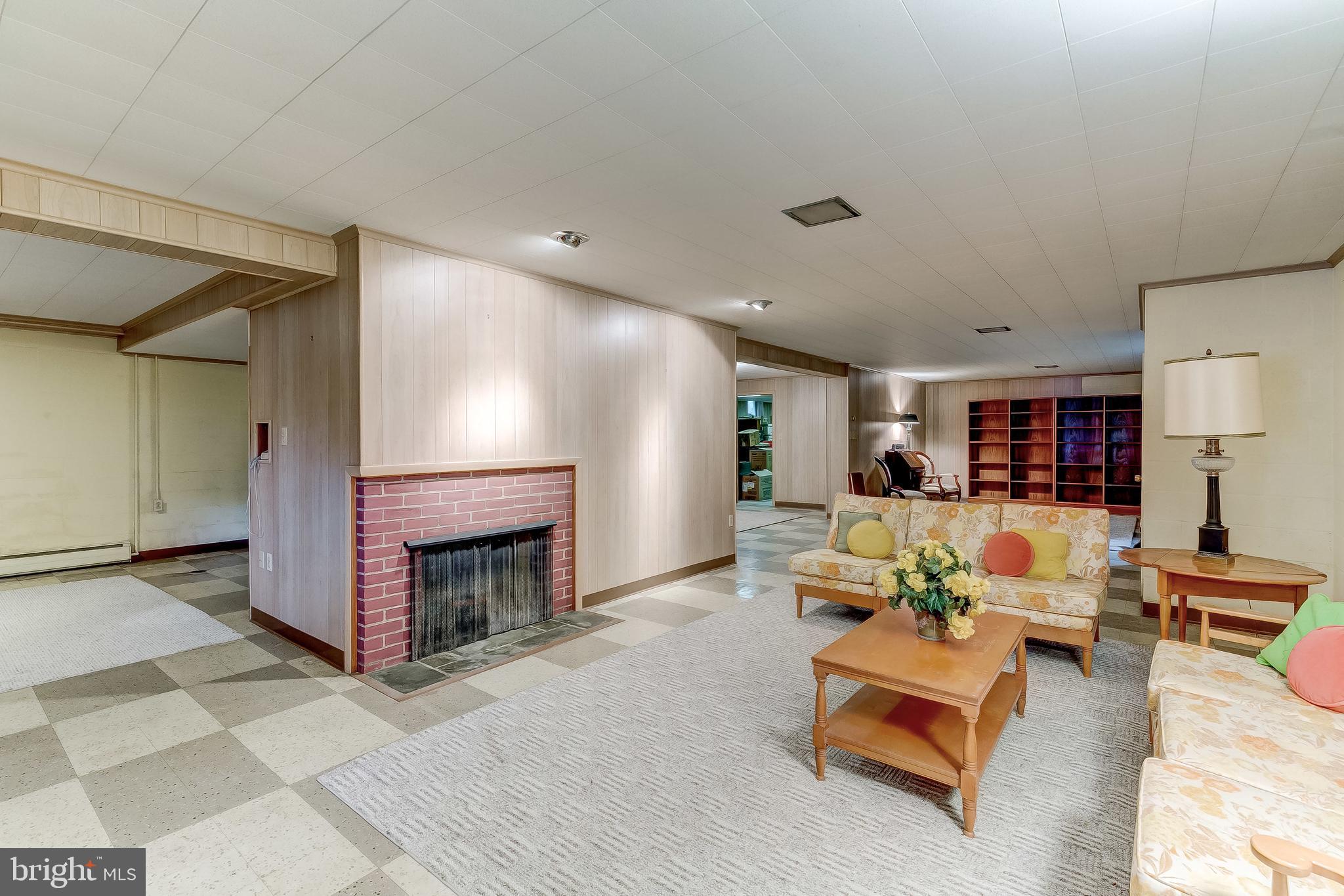 1211 Doves Cove Road Baltimore, MD 21286 - Photo 36 of 43 LL Seating area w/fireplace