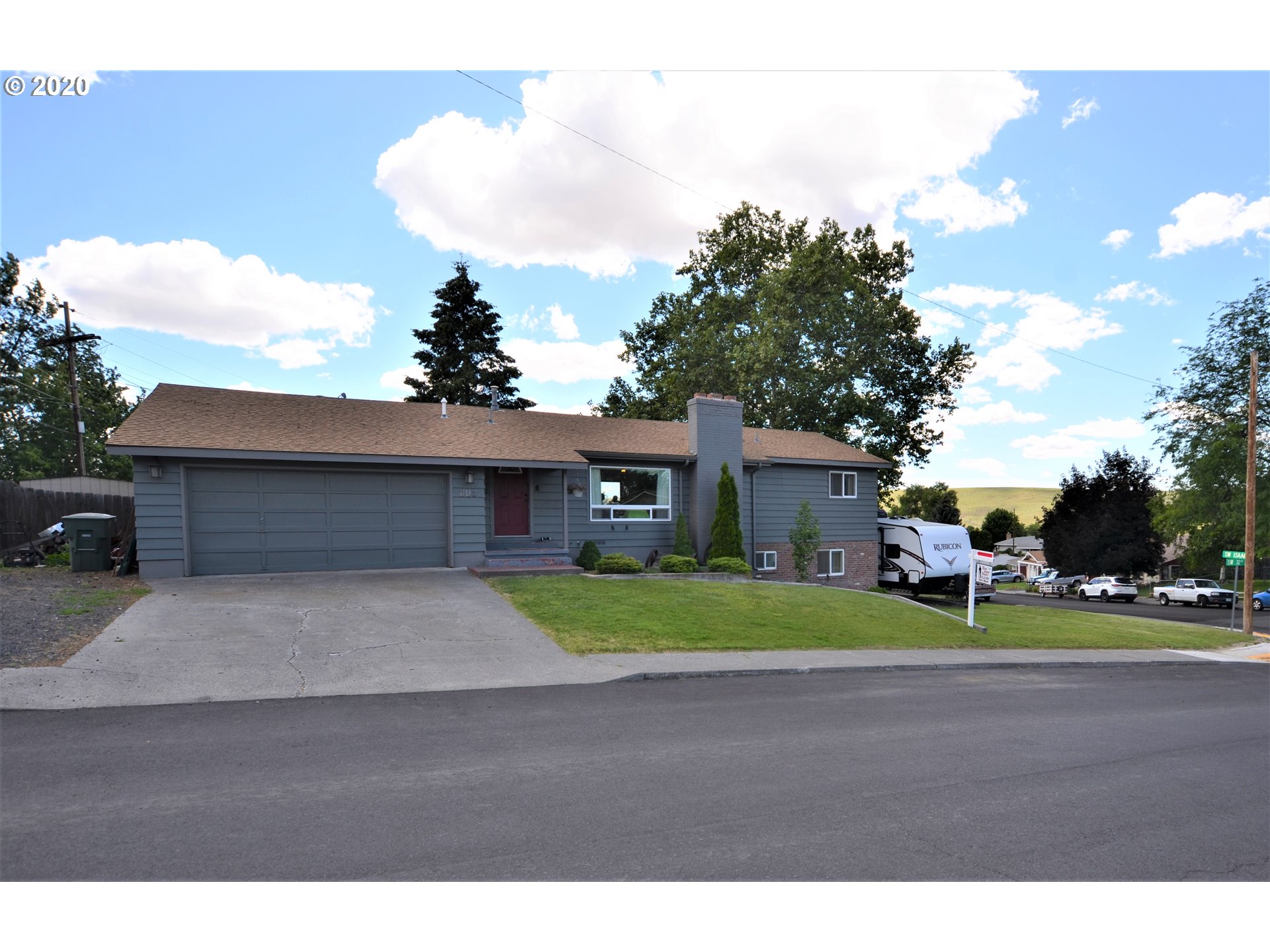 803 Southwest 32nd Street Pendleton, OR 97801 - Photo 2 of 28