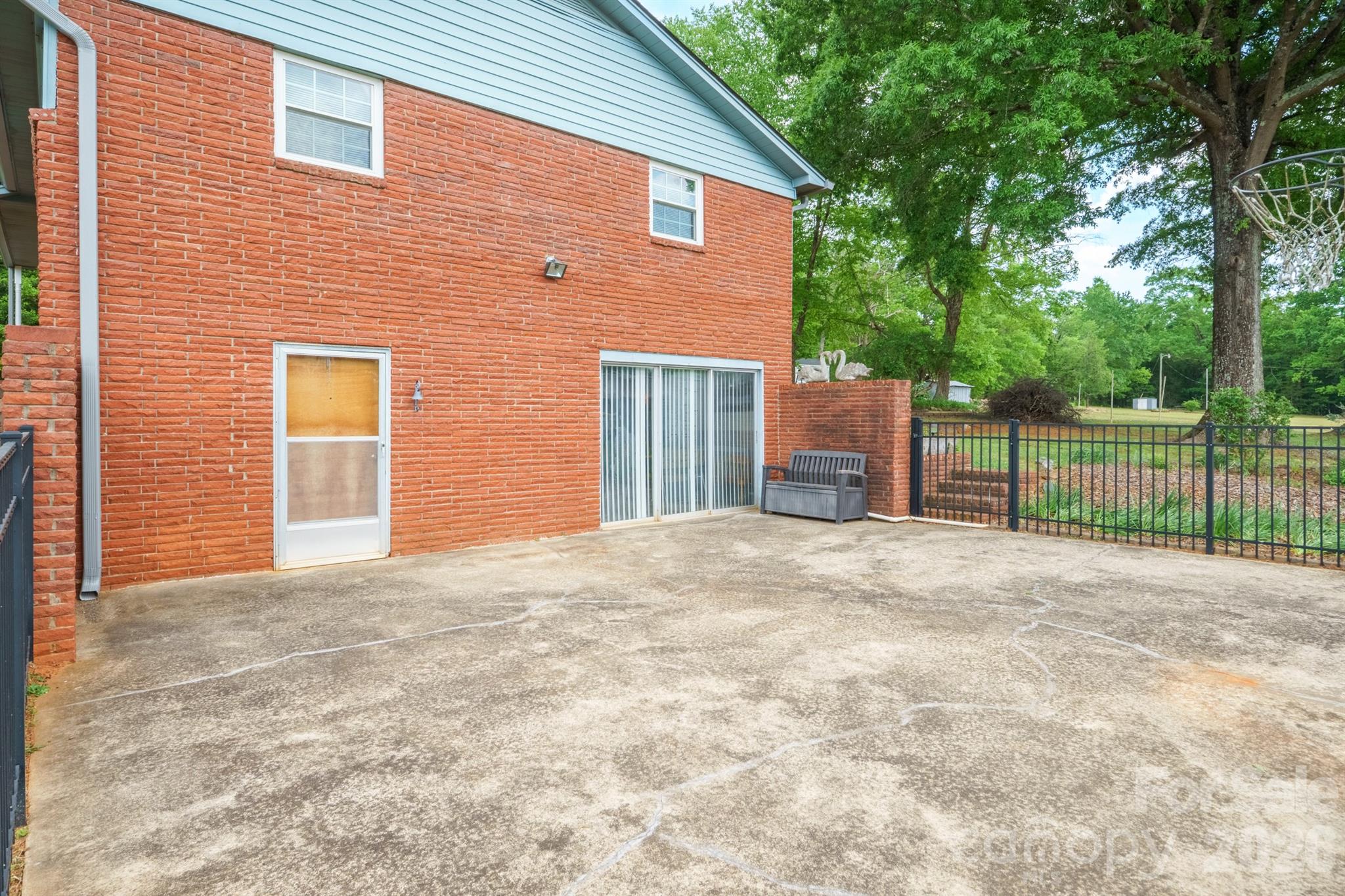 2359 Hendrix Road Maiden, NC 28650 - Photo 4 of 44