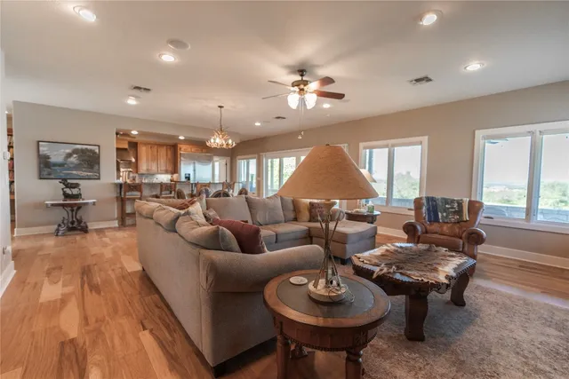 $5,980,000 | Undisclosed Address, Hye, TX 78635