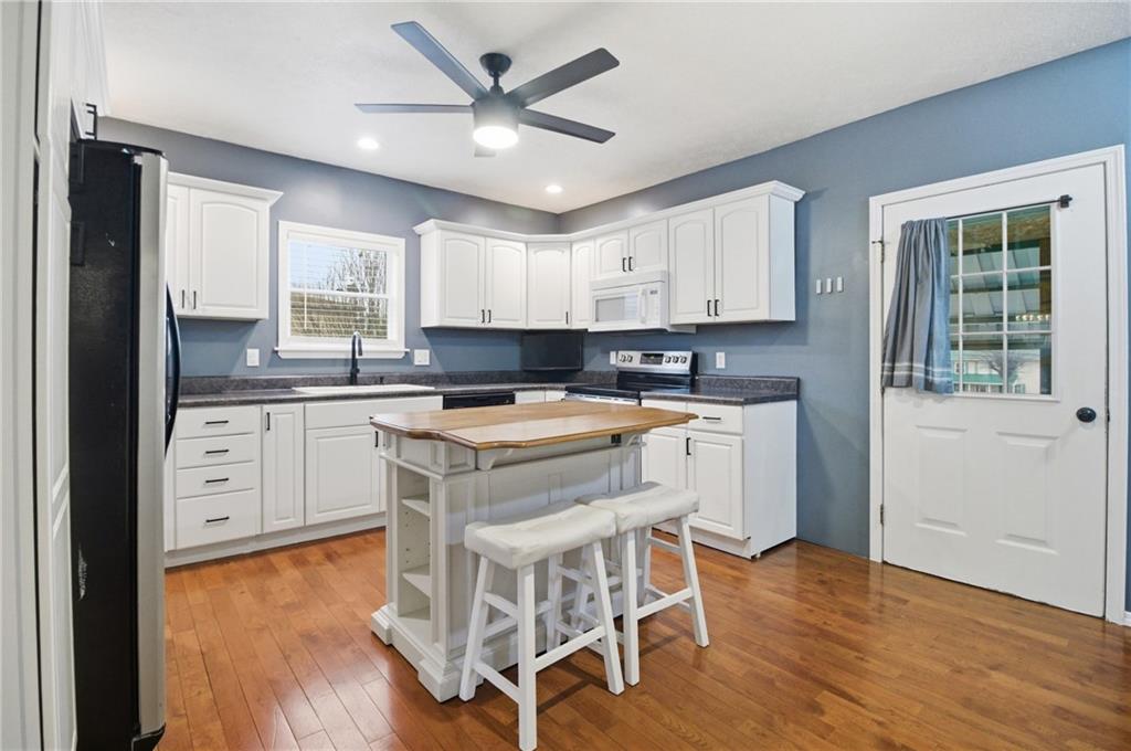 407 1st Street Uniontown, PA 15401 - Photo 7 of 41