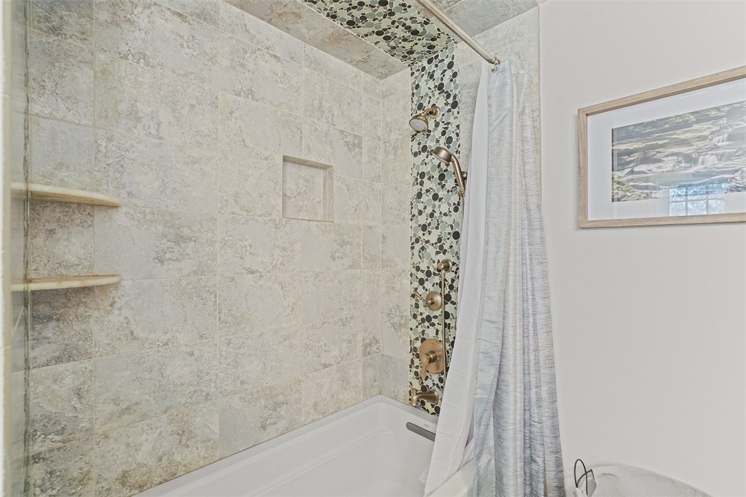 43 Hillside Road Cumberland, RI 02864 - Photo 11 of 24 Primary suite - bathroom