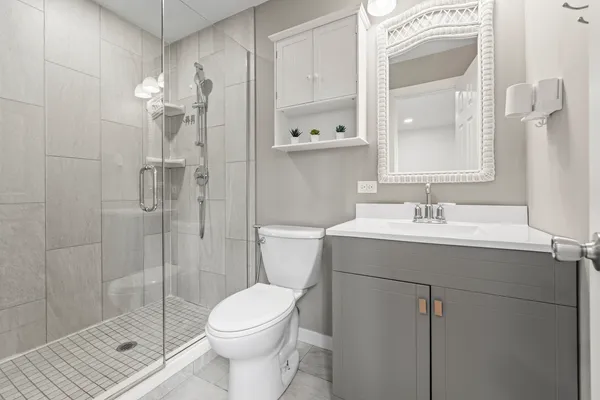 $2,800 | 25 McCabe Drive, Streamwood, IL 60107