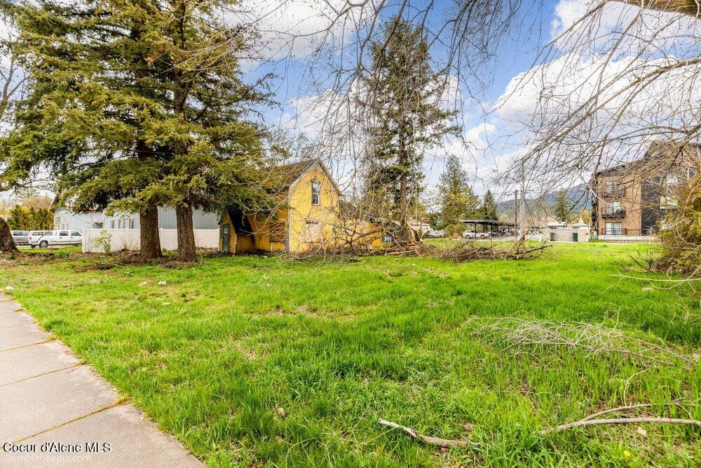 504 East 3rd Avenue Post Falls, ID 83854 - Photo 4 of 30 004_bb193578-4_669
