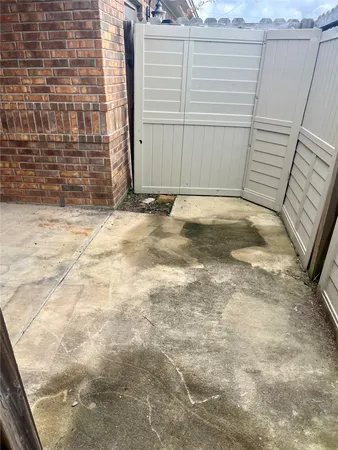 $1,050 | 2433 Duncan Drive, Freeport, TX 77541