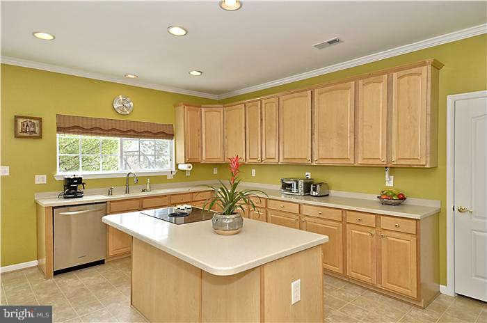 14213 Autumn Gold Road Boyds, MD 20841 - Photo 15 of 27 Kitchen