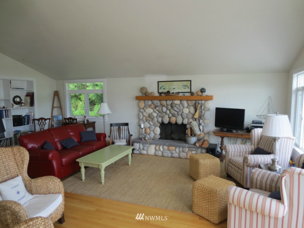 151 Okonek Road Grapeview, WA 98546 - Photo 3 of 15 Gallery Image 3