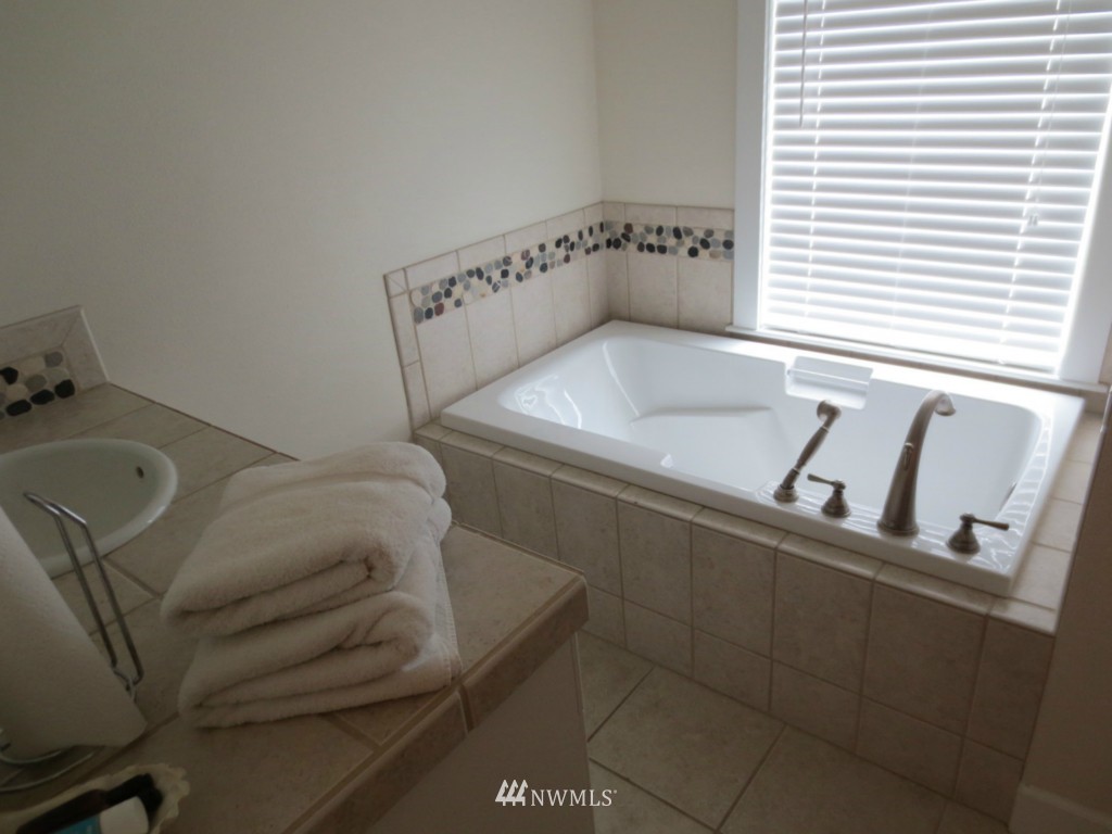 151 Okonek Road Grapeview, WA 98546 - Photo 7 of 15 Gallery Image 7