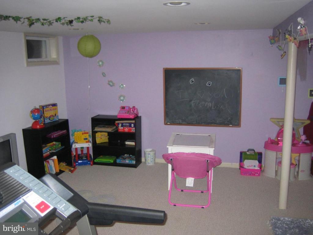 251 East Roseville Road Lancaster, PA 17601 - Photo 25 of 27 Gallery Image 25