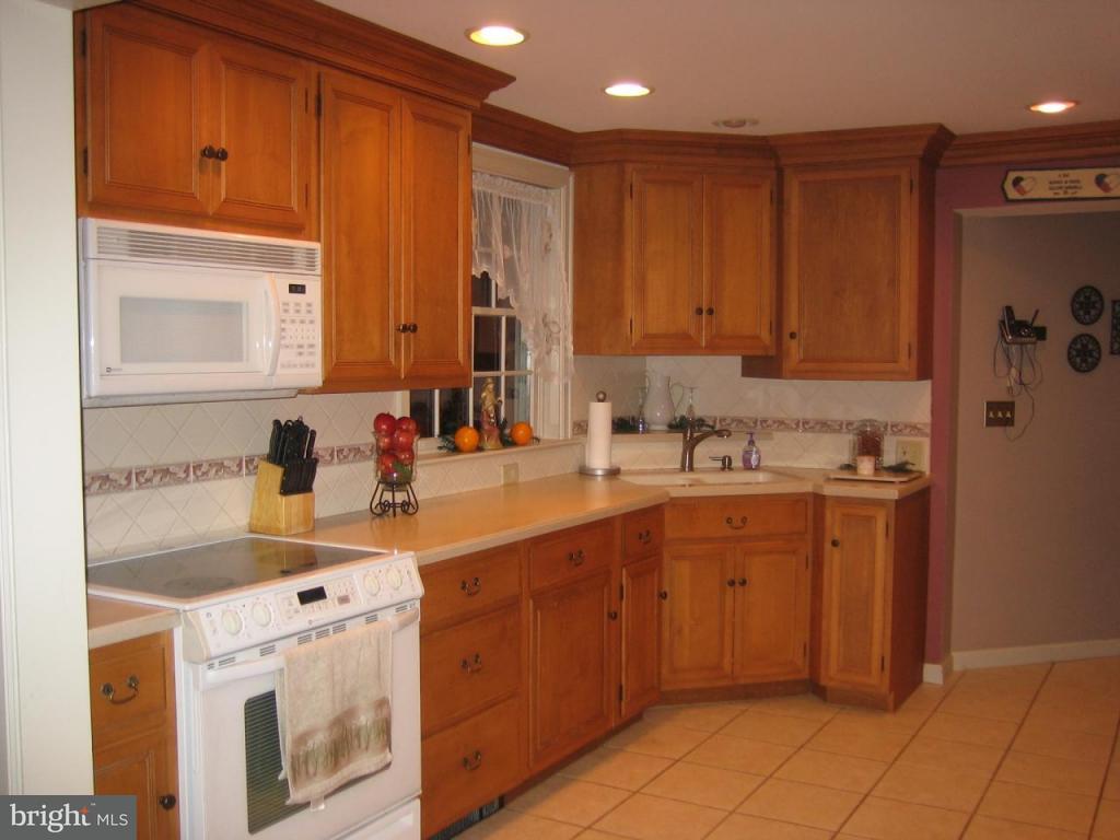 251 East Roseville Road Lancaster, PA 17601 - Photo 9 of 27 Gallery Image 9