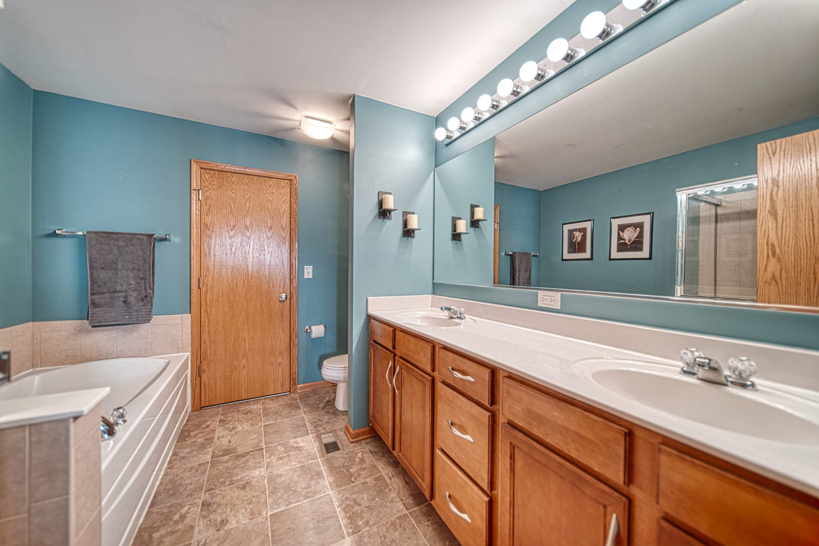 1849 Butterfield Road Woodstock, IL 60098 - Photo 16 of 32