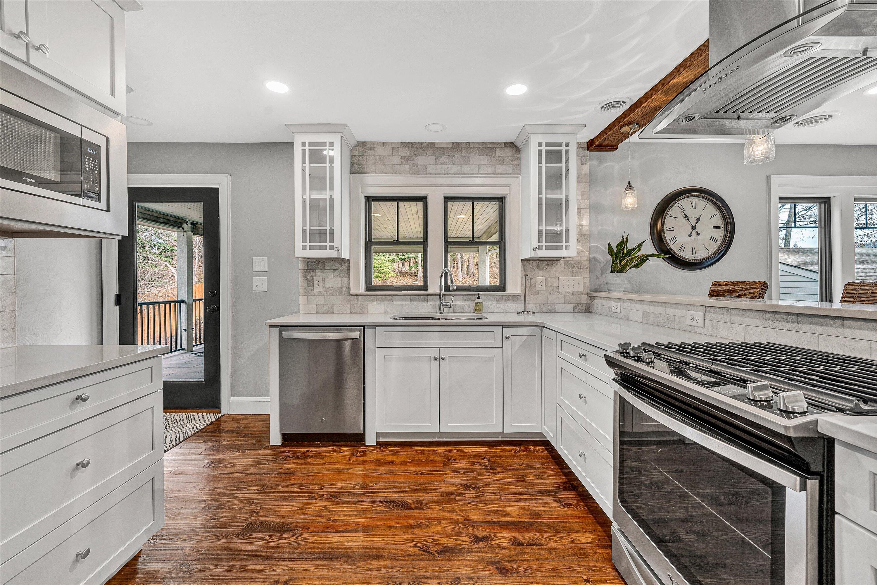 1017 Overland Road Southwest Roanoke, VA 24015 - Photo 14 of 58 Kitchen