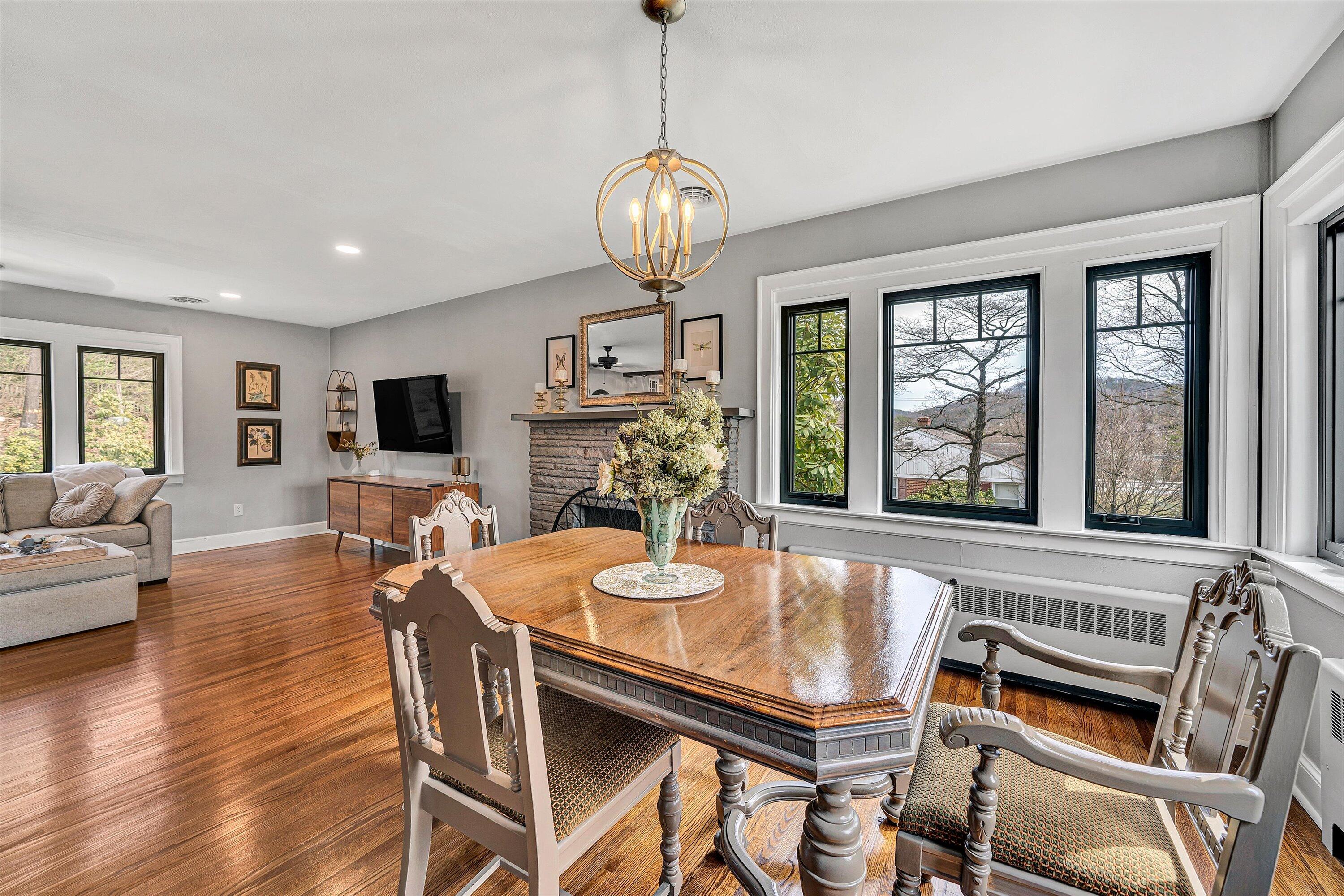 1017 Overland Road Southwest Roanoke, VA 24015 - Photo 6 of 58 Dining Area