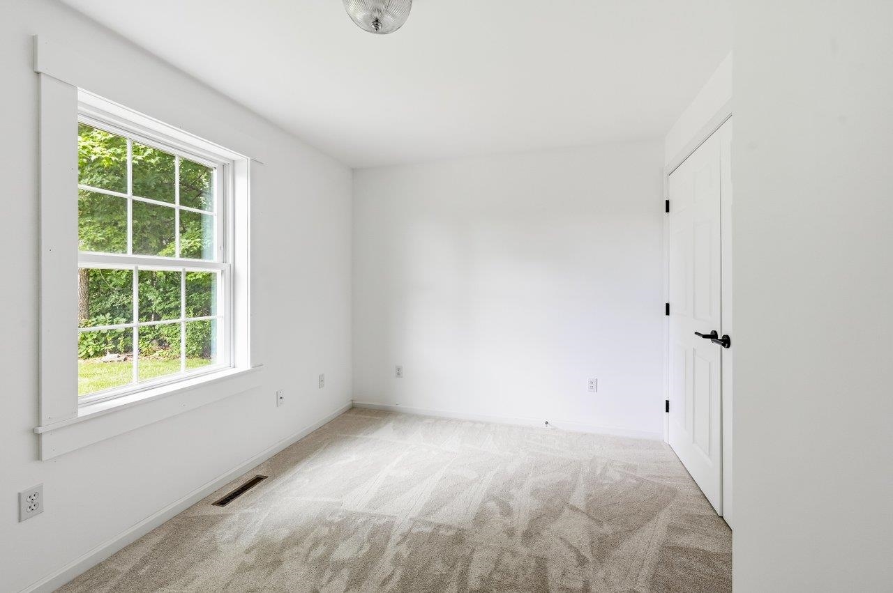 76 Mast Road Dover, NH 03820 - Photo 19 of 52