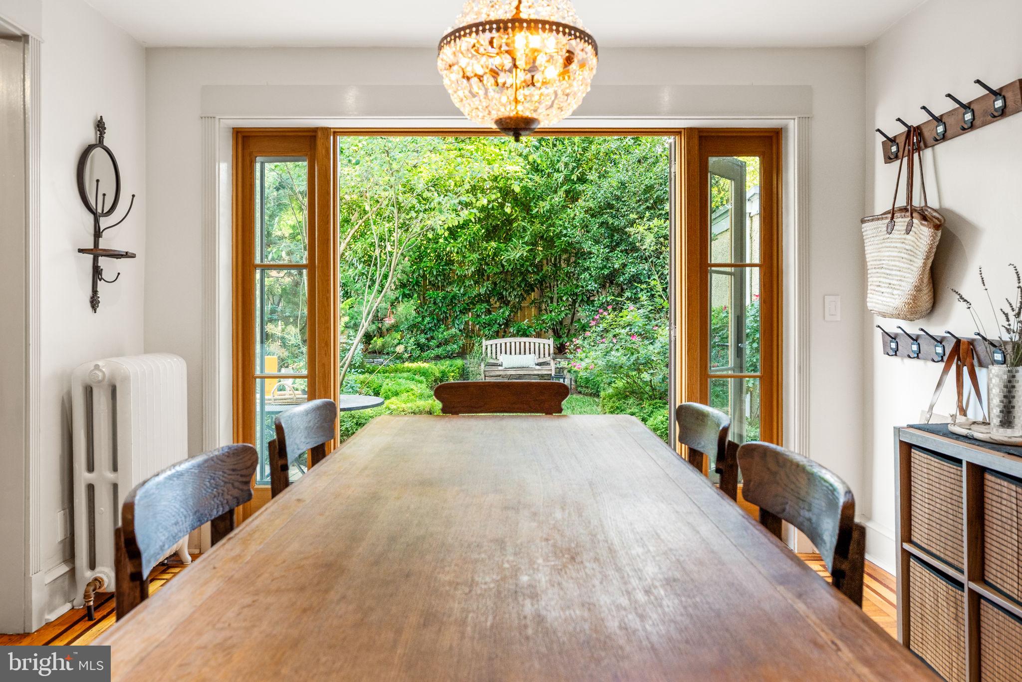 3310 West Penn Street Philadelphia, PA 19129 - Photo 9 of 26 a very nice looking room with a large window