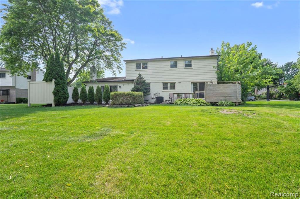 12052 Wildwing Road Plymouth, MI 48170 - Photo 40 of 48 Gallery Image 40