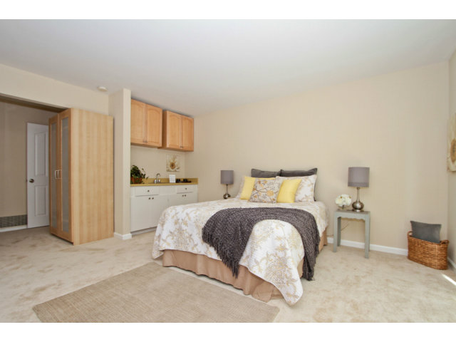 4756 Raspberry Place San Jose, CA 95129 - Photo 4 of 22 Gallery Image 4