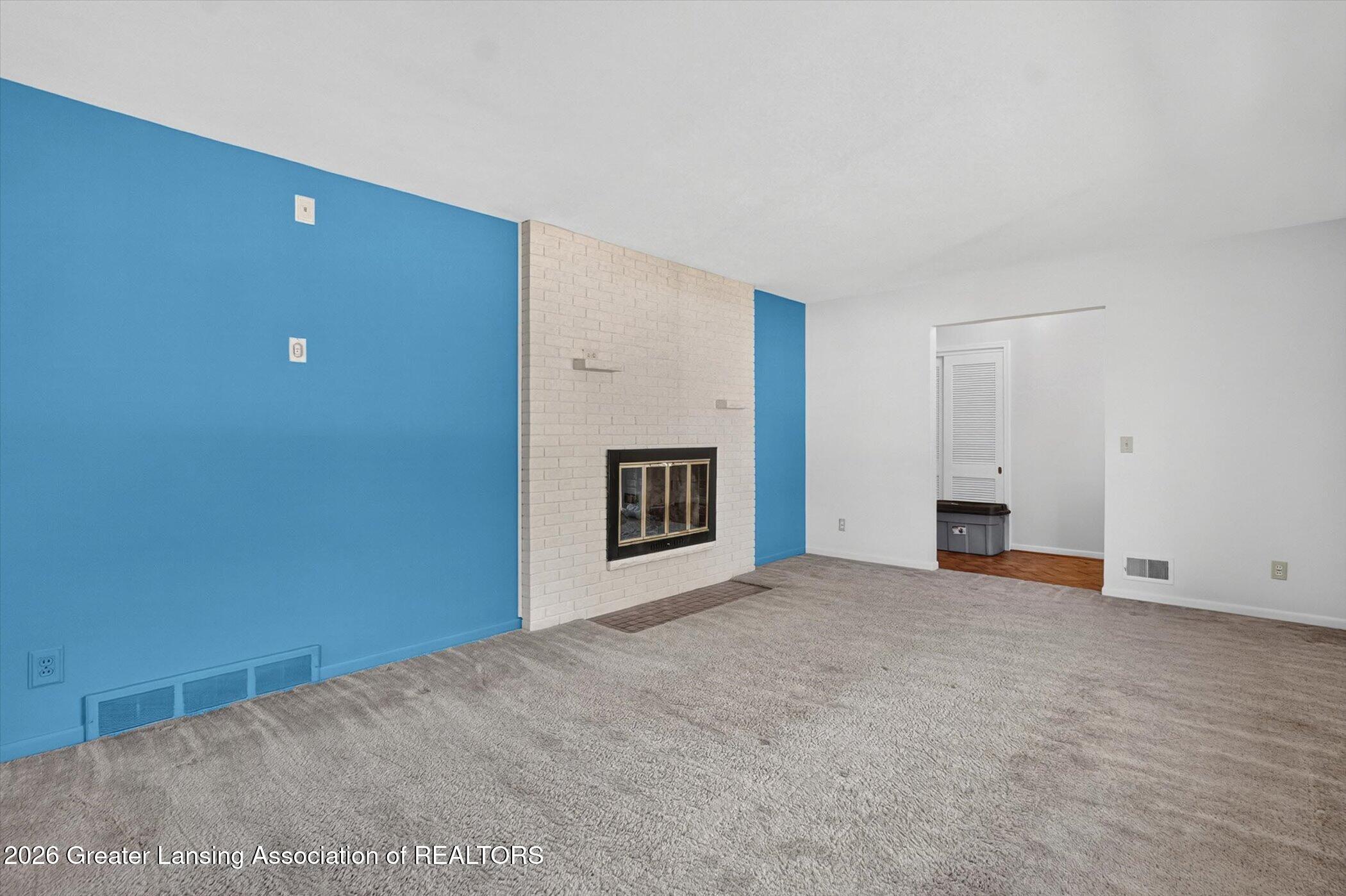 2106 Byrnes Road Lansing, MI 48906 - Photo 19 of 51 09-2106-Byrnes-Rd-WindowStill-Photograph