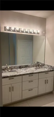 a close view of sink and tap