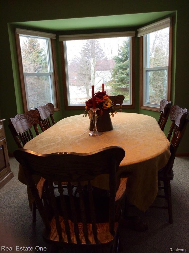 2448 Weathervane Road West Bloomfield, MI 48324 - Photo 9 of 22 SPACIOUS FORMAL DINING W/BAY