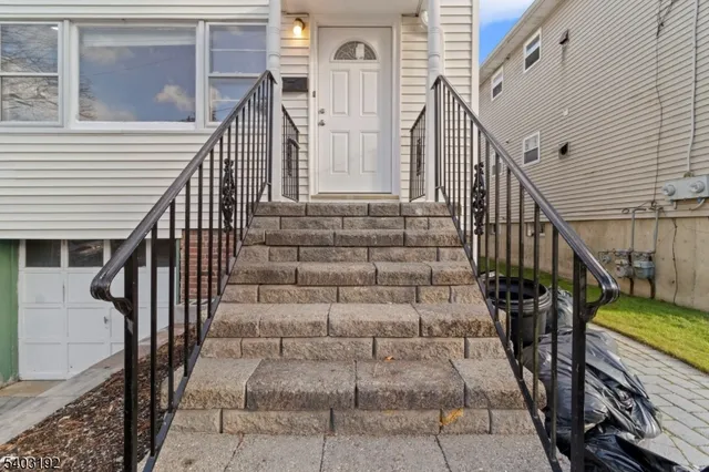 a view of entryway with a front door