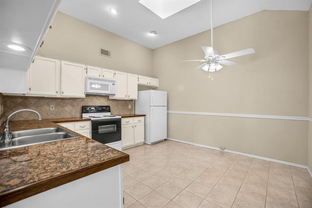 568 Grace Lane Coppell, TX 75019 - Photo 10 of 28