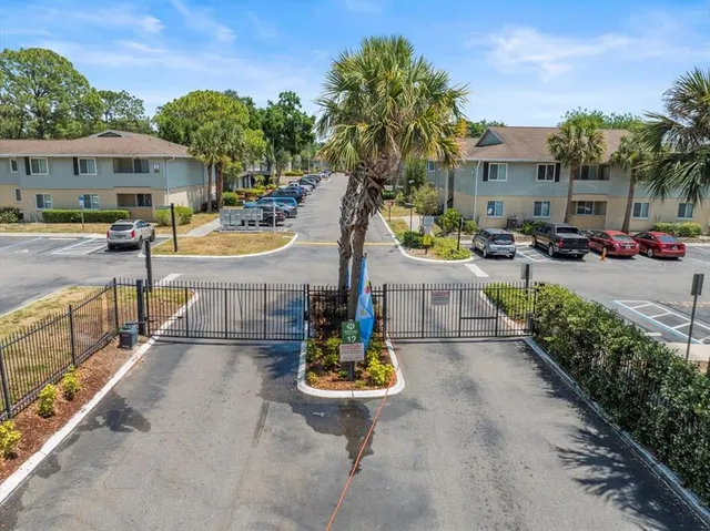 $184,000 | 230 Thorntree Place, Unit 230, Brandon, FL 33510