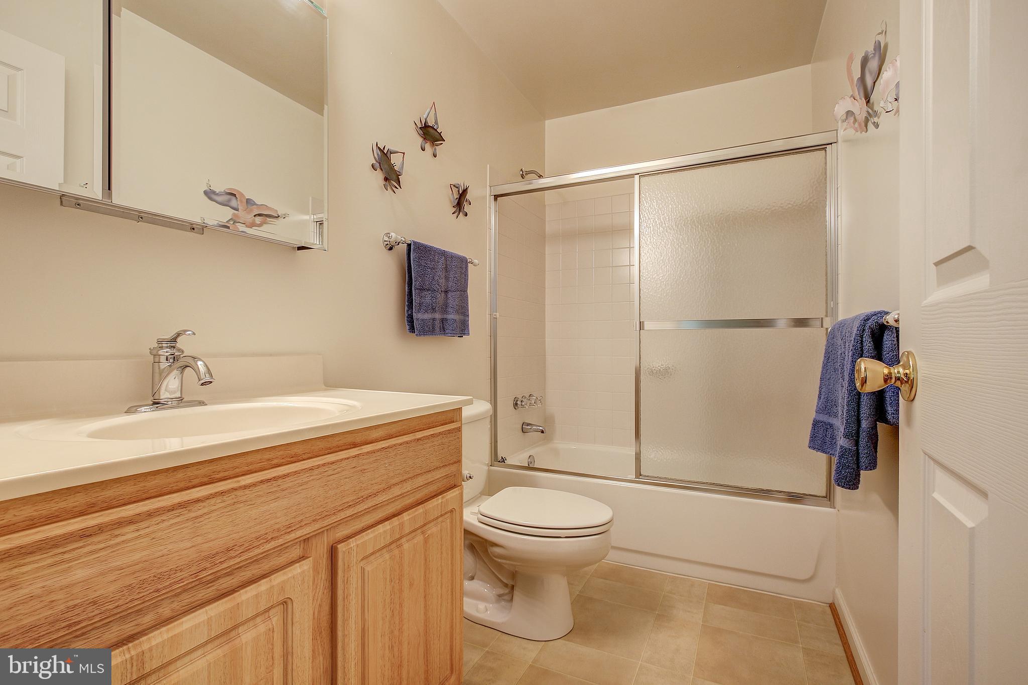 3705 Bethnal Way, Unit 33B Silver Spring, MD 20906 - Photo 18 of 32 Updated hall bathroom with tub/shower