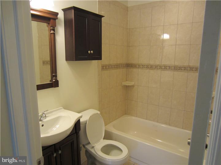41 Maroon Road Levittown, PA 19056 - Photo 14 of 23 Bathroom