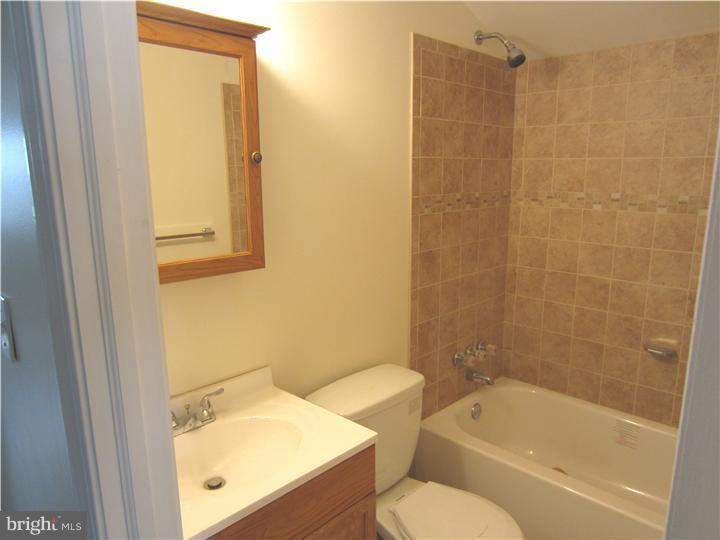 41 Maroon Road Levittown, PA 19056 - Photo 17 of 23 Bathroom