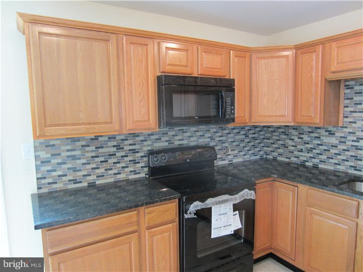 41 Maroon Road Levittown, PA 19056 - Photo 5 of 23 Kitchen