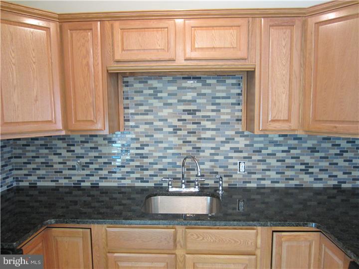 41 Maroon Road Levittown, PA 19056 - Photo 6 of 23 Kitchen