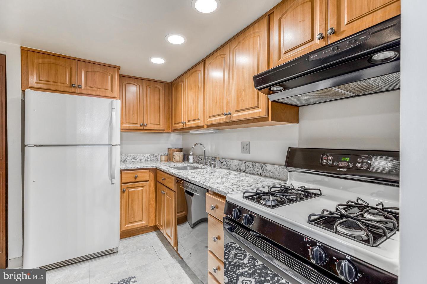 344 Old Forge Crossing Devon, PA 19333 - Photo 10 of 21