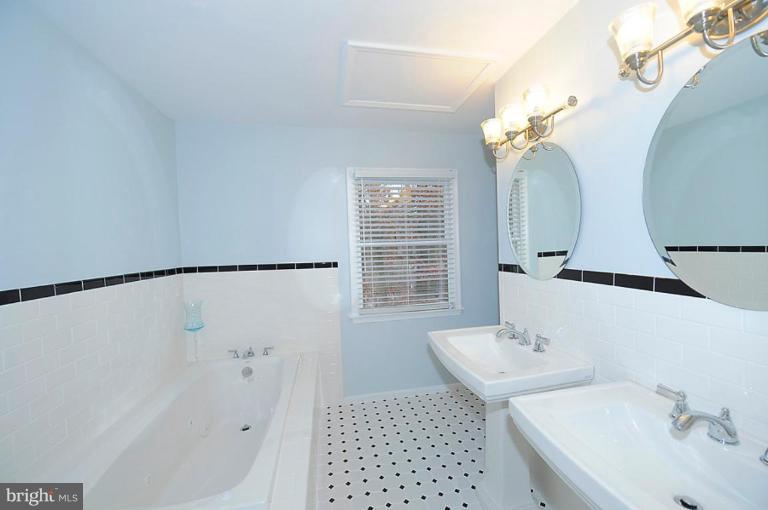 14106 Peddicord Road Mount Airy, MD 21771 - Photo 14 of 21 Bath #3
