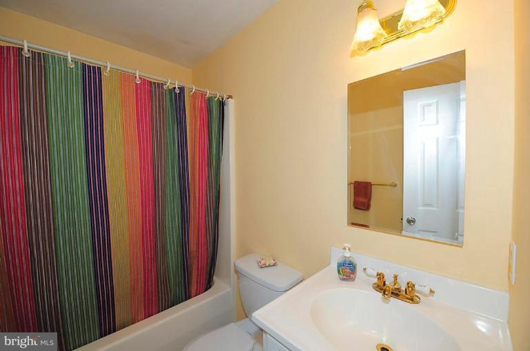 14106 Peddicord Road Mount Airy, MD 21771 - Photo 10 of 21 Bath #1