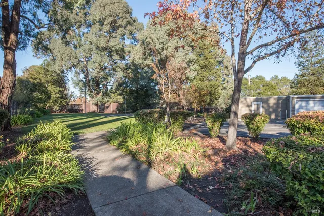 $340,000 | 2147 West Steele Lane, Santa Rosa, CA 95403