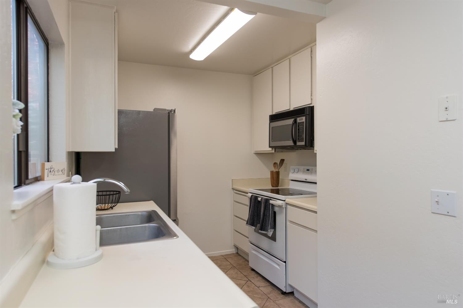 2147 West Steele Lane Santa Rosa, CA 95403 - Photo 10 of 23