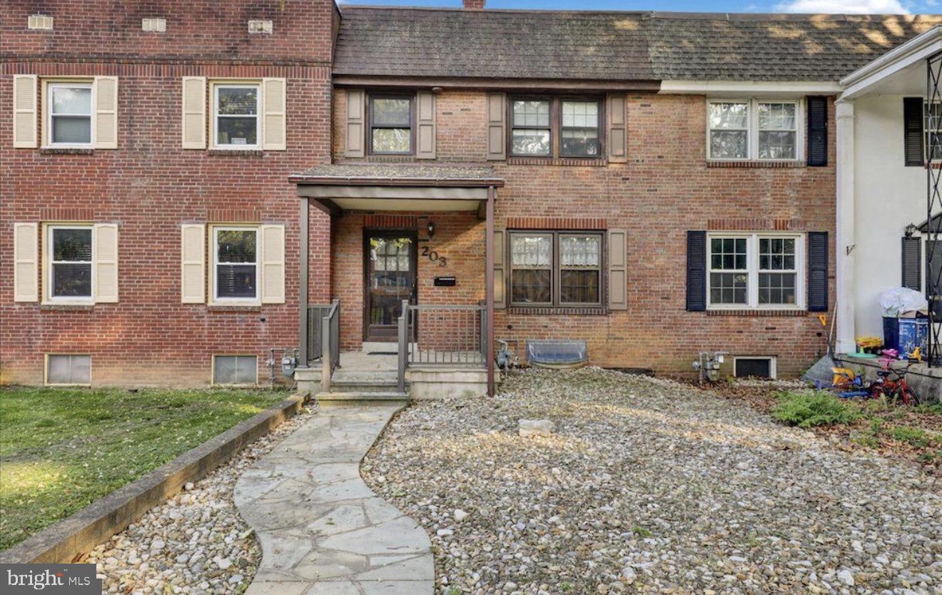 203 Sycamore Road Reading, PA 19611 - Photo 1 of 4 Gallery Image 1