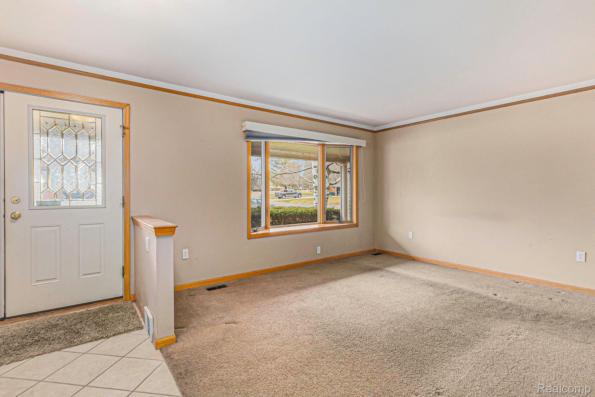 28090 Ridgebrook Road Farmington, MI 48334 - Photo 7 of 30 Living Room