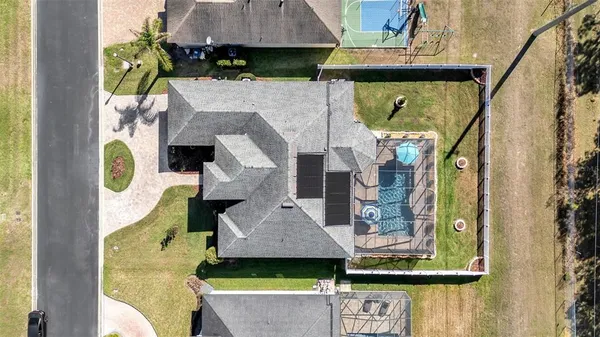 view of an outdoor space with swimming pool