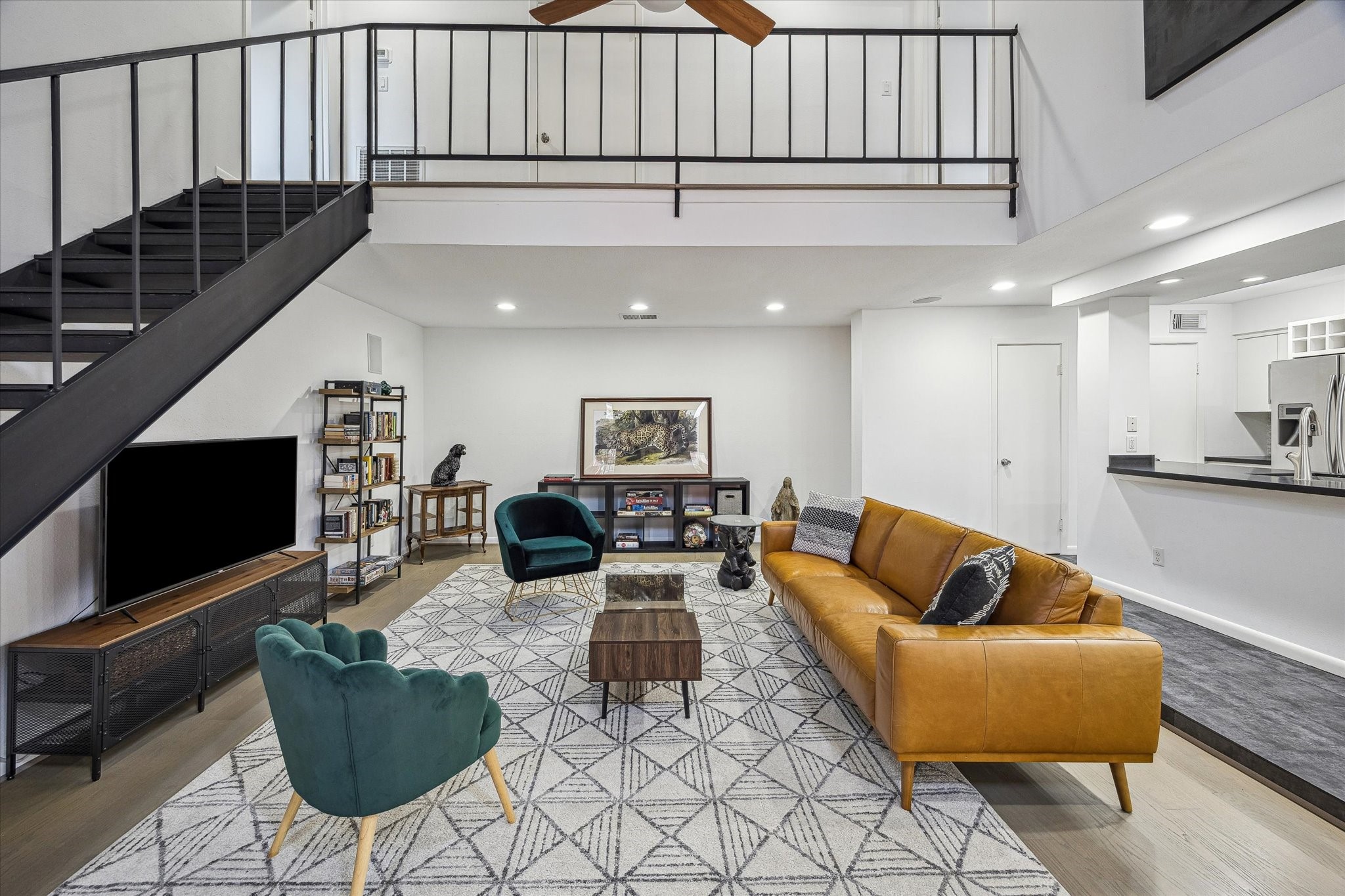 5524 Beverly Hill Street, Unit 2 Houston, TX 77056 - Photo 1 of 29 5524 Beverly Hill St, Unit 2