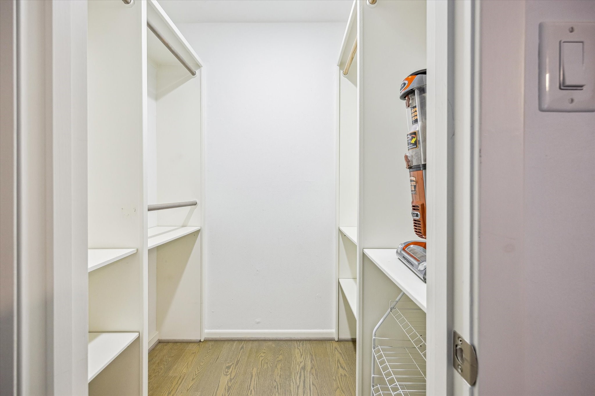 5524 Beverly Hill Street, Unit 2 Houston, TX 77056 - Photo 19 of 29 Bedroom 1 closet.