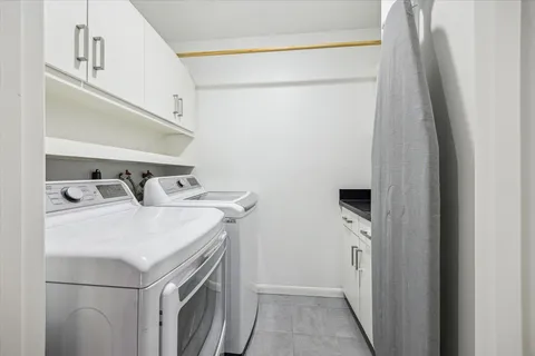 $240,000 | 5524 Beverly Hill Street, Unit 2, Houston, TX 77056