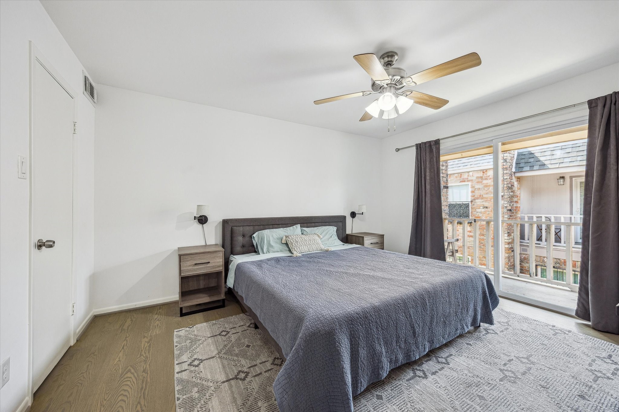 5524 Beverly Hill Street, Unit 2 Houston, TX 77056 - Photo 22 of 29 Bedroom 2.