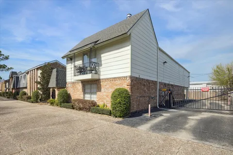 $240,000 | 5524 Beverly Hill Street, Unit 2, Houston, TX 77056