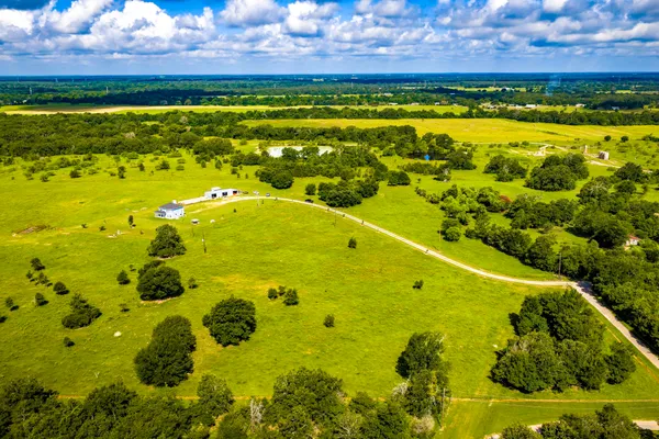 $899,000 | 6559 Highway 21, North Zulch, TX 77872
