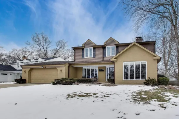 $755,000 | 1605 Burning Trail, Wheaton, IL 60189