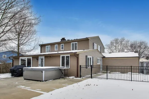 $755,000 | 1605 Burning Trail, Wheaton, IL 60189