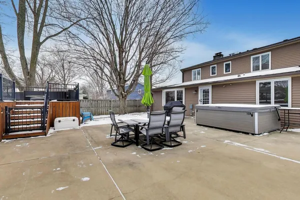 $755,000 | 1605 Burning Trail, Wheaton, IL 60189